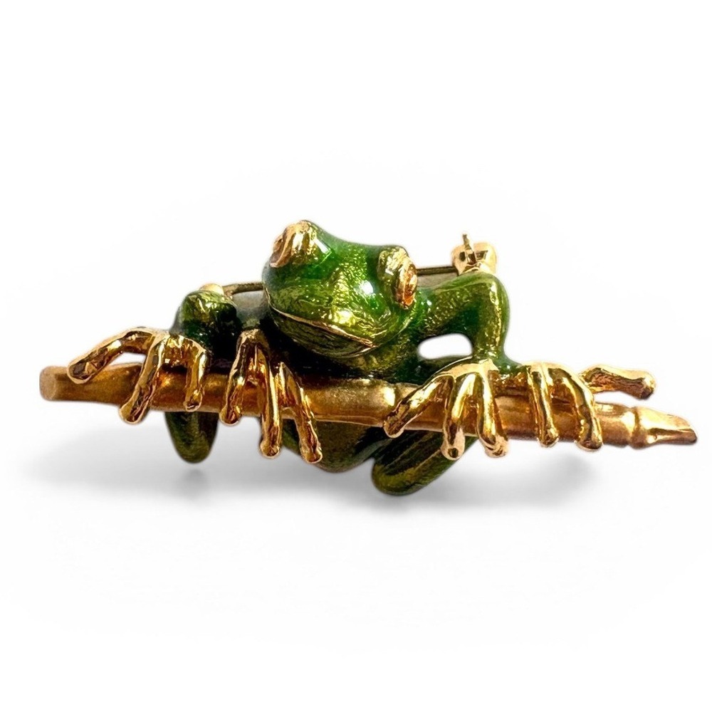 Vintage Kenneth Jay Lane KJL Green Enamel Frog on Branch Brooch Gold Tone Pin 2" - Picture 2 of 9